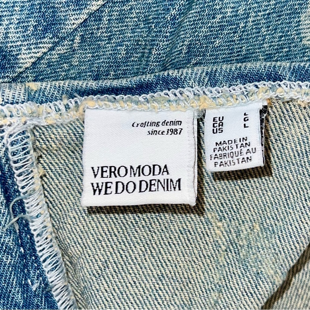 Vero Moda Cherry-Print Strapless Denim Top - Picture 5 of 5